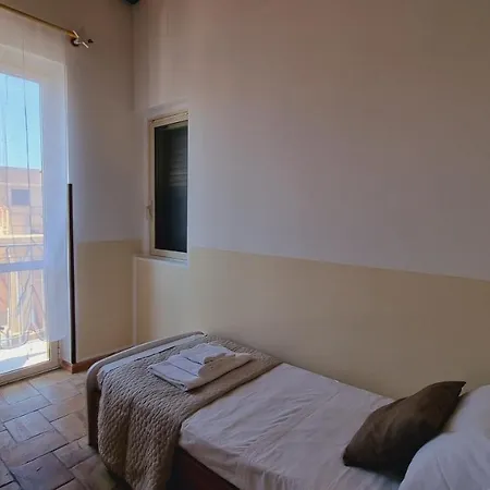 Vittoria House *